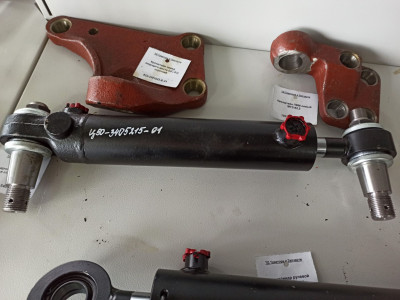 Гидроцилиндр рулевой в сб. с пальцами