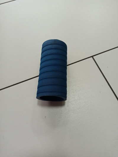 Патрубок радиатора нижний МТЗ-1221 (синий)