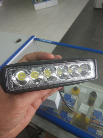 Фара светодиодная Р003 18W flood 6 диод по 3W(габаритные размеры 45*57*160мм)